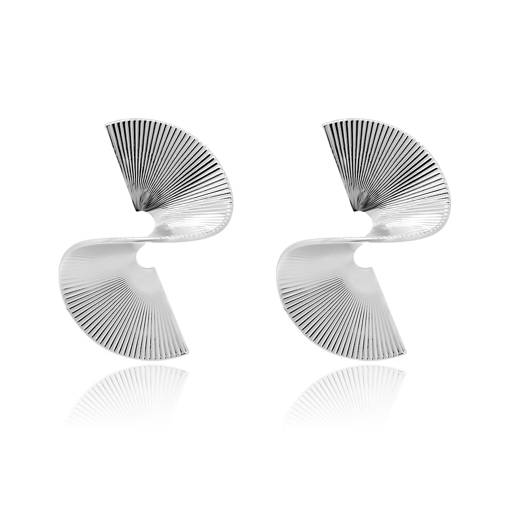 Simple Enfold Fashion Earring